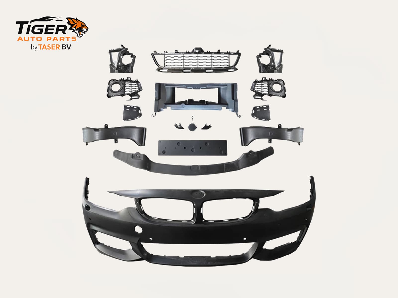 BMW 4-SERIE F32 / F33 / F36 13-20 VOORBUMPER COMPLETE M-TECH MET KOPLAMPSPROEIERS EN PARKEERSENSOR-GATEN