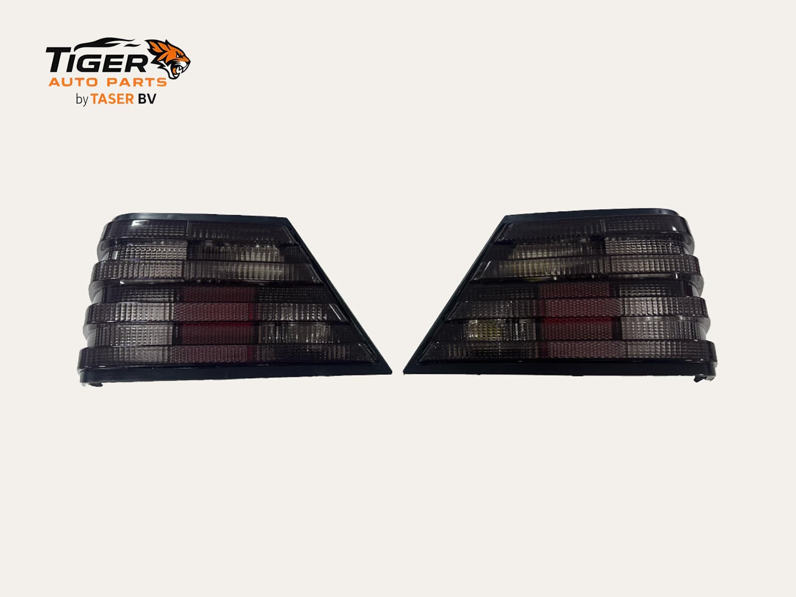 Mercedes W124 achterlichten set zwart Hella type
