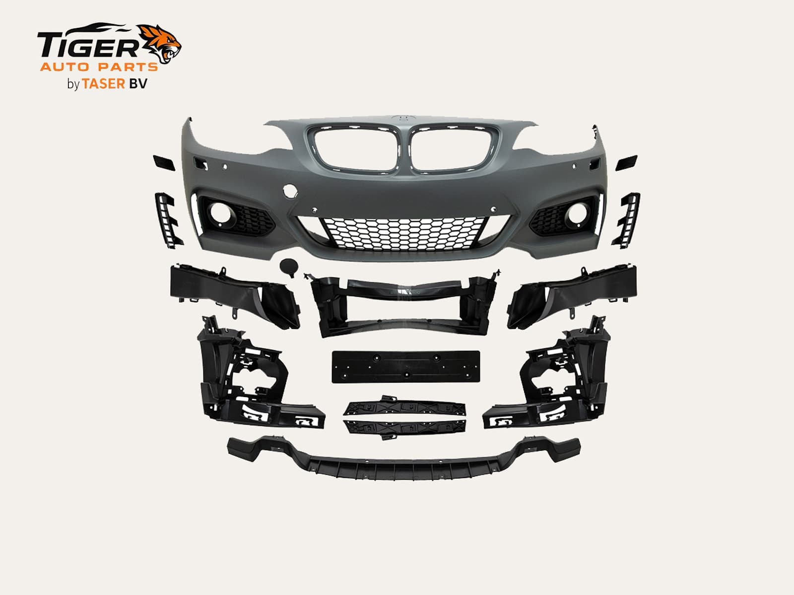 BMW F22 / F23 2014-2017 voorbumper M-Tech PDC gaten koplampsproeiers